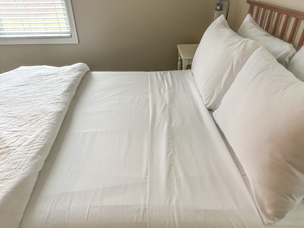 best color sheets for airbnb